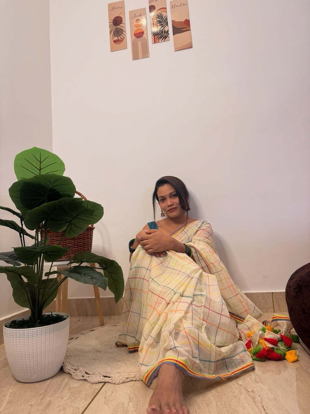 Elegant Mul-Mul Cotton Saree - Image 3